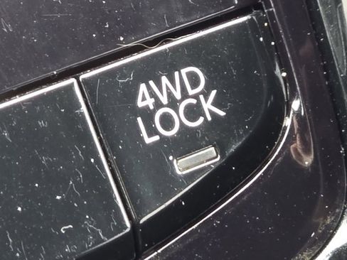 Used 2023 Jeep Compass Limited image 15