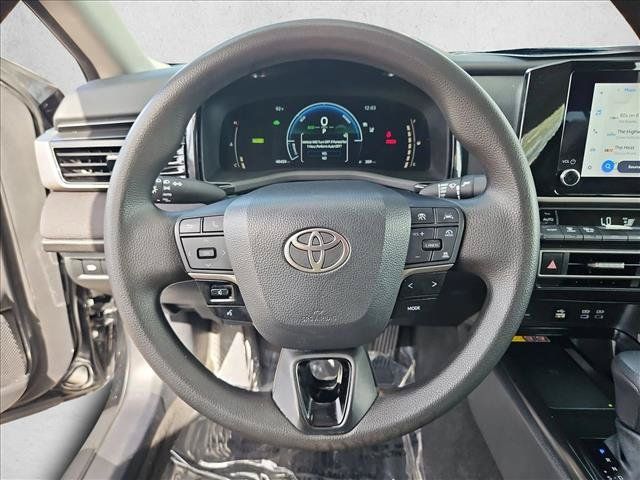 Used 2025 Toyota Camry LE FWD image 13