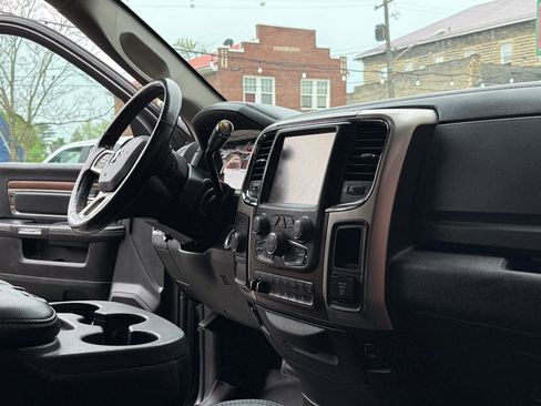 Used 2017 RAM 2500 Laramie w/ Convenience Group AWD/4WD image 18