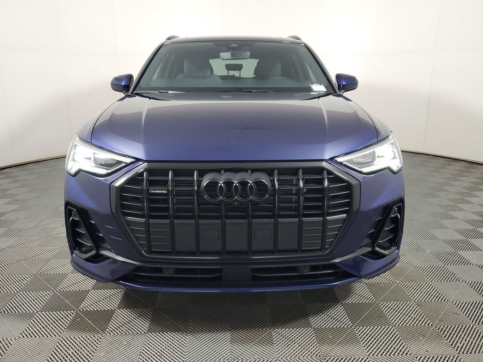 Used 2024 Audi Q3 2.0T Premium Plus w/ Premium Plus Package AWD/4WD image 2
