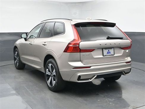 Used 2024 Volvo XC60 T8 Plus w/ Protection Package Premier image 6