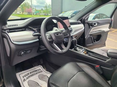 Used 2023 Jeep Compass Limited AWD/4WD image 12