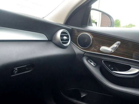 Used 2015 Mercedes-Benz C 300 Sedan image 44