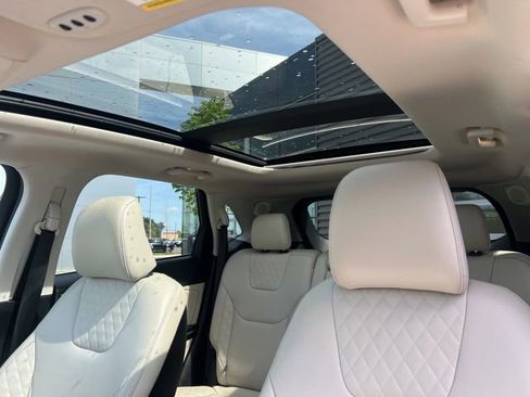 Used 2024 Ford Edge Titanium AWD/4WD image 25