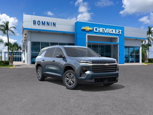 New 2026 Chevrolet Traverse LT image 2