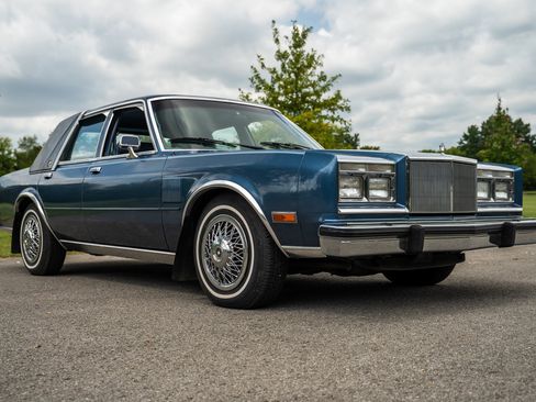 Used 1988 Chrysler Fifth Avenue RWD image 24