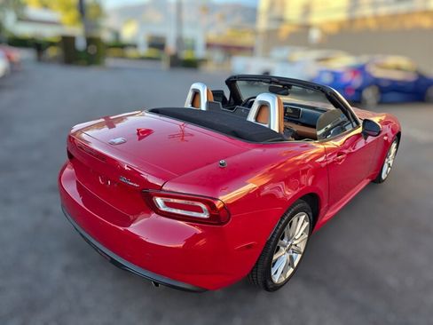 Used 2017 FIAT 124 Spider Lusso RWD image 11