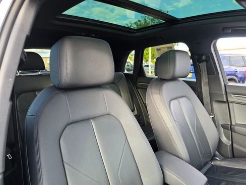 Used 2024 Audi Q3 2.0T Premium image 11