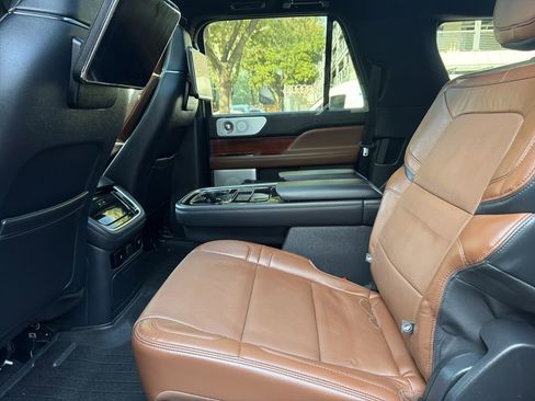 Used 2023 Lincoln Navigator L Reserve image 21