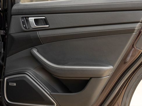 Certified 2022 Porsche Panamera Platinum Edition image 40