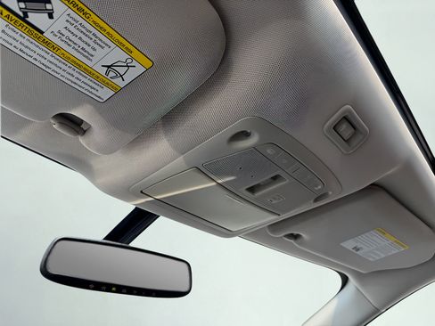 Used 2020 Nissan Pathfinder Platinum FWD image 47