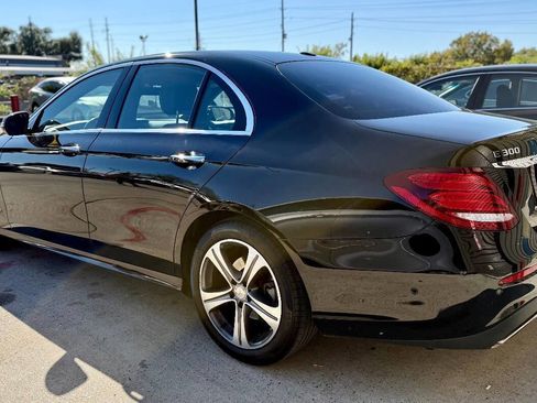 Used 2017 Mercedes-Benz E 300 image 6