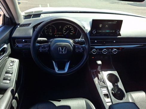 Used 2024 Honda Civic EX-L image 11