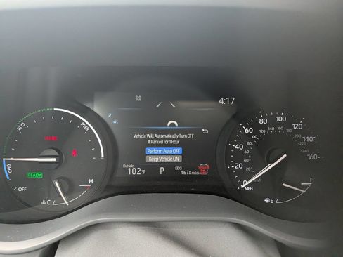 Used 2025 Toyota Sienna LE w/ LE Plus Package FWD image 16