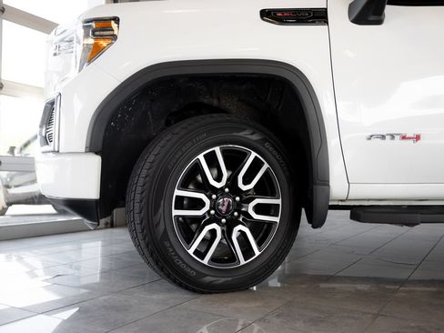 Used 2019 GMC Sierra 1500 AT4 w/ AT4 Premium Package AWD/4WD image 11