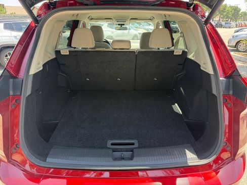 Used 2025 Nissan Rogue SV FWD image 29