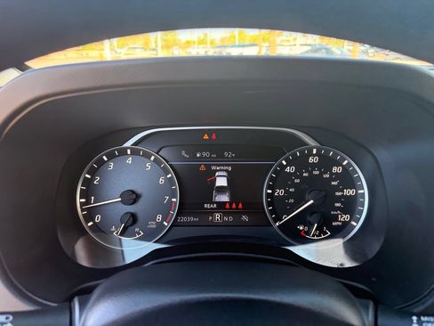 Certified 2025 Nissan Frontier SV RWD image 31