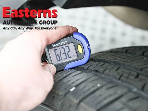 Used 2025 Jeep Wrangler Unlimited Sahara AWD/4WD image 26