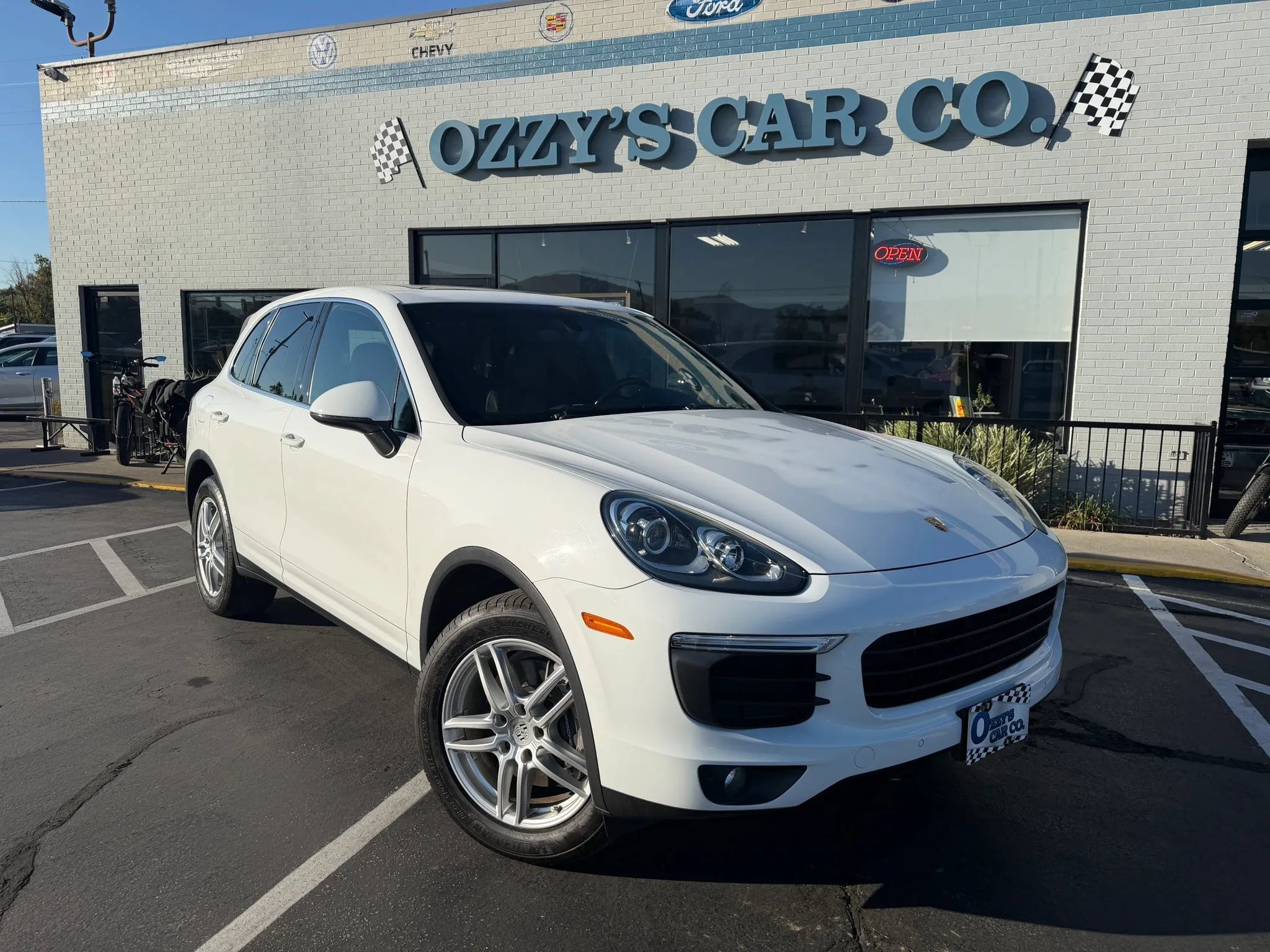 Used 2018 Porsche Cayenne AWD/4WD image 2
