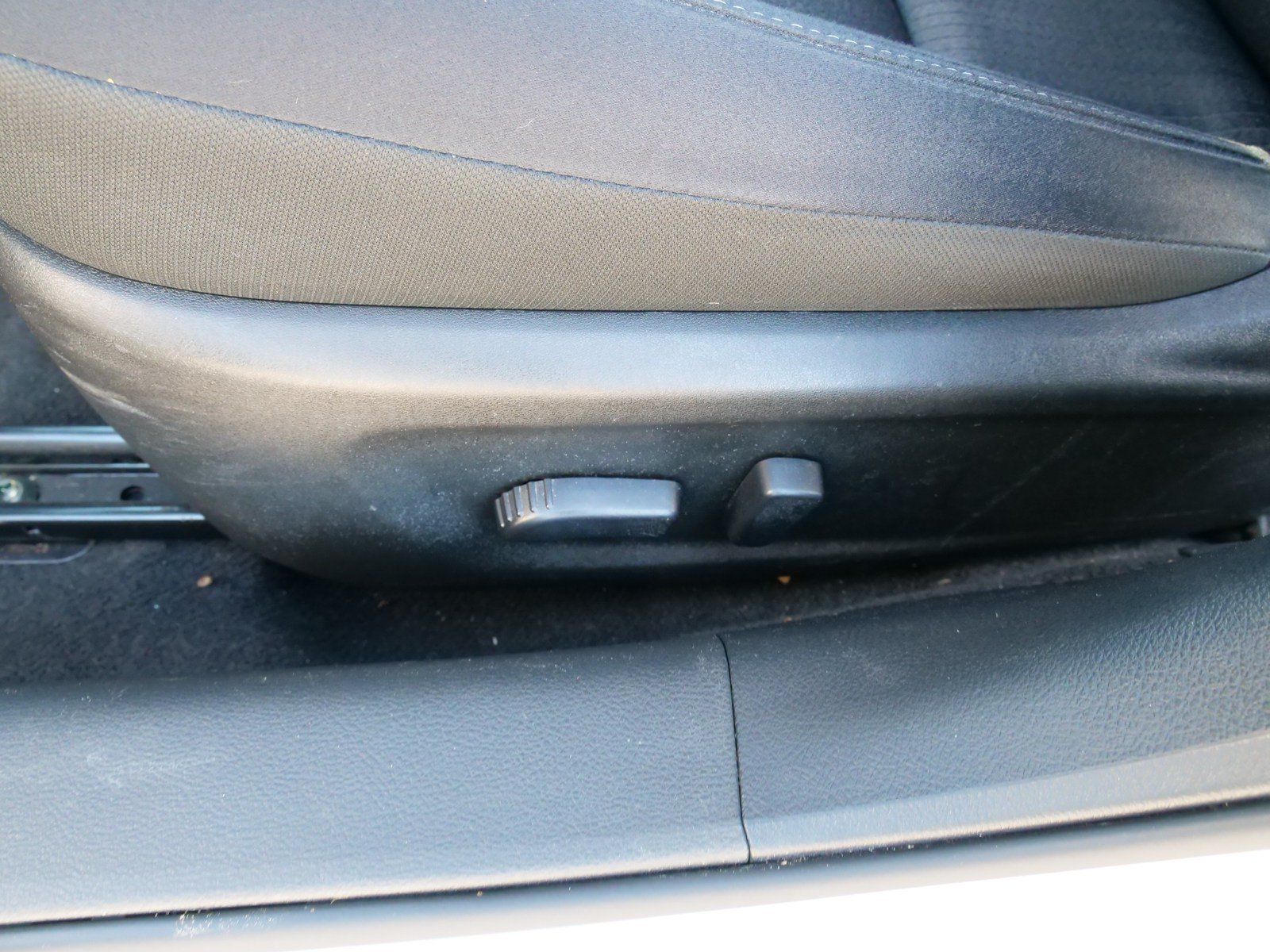 Used 2024 Nissan Altima 2.5 SV FWD image 15