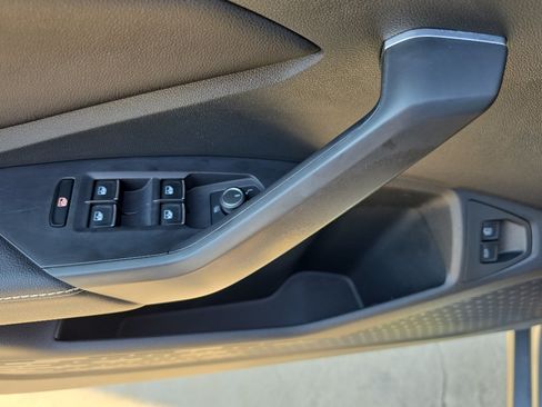 Used 2024 Volkswagen Jetta SE FWD image 20