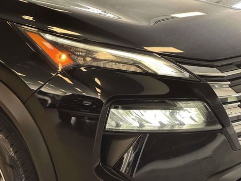 Used 2024 Nissan Rogue SV AWD/4WD image 11