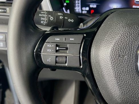 Certified 2025 Honda Pilot Black Edition image 16