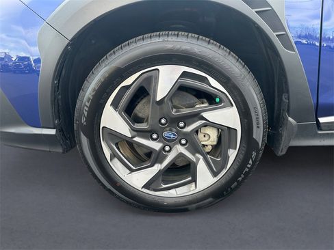 Certified 2025 Subaru Crosstrek 2.5i Limited w/ Crosstrek Mirror Package image 9