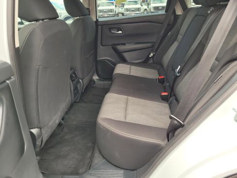 Used 2025 Nissan Rogue SV AWD/4WD image 13