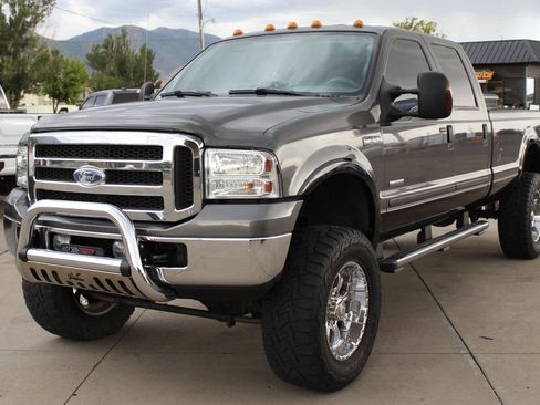 Used 2005 Ford F350 Lariat AWD/4WD image 2