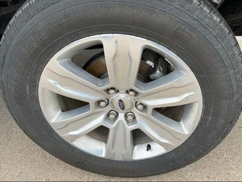 Used 2019 Ford F150 Platinum w/ Equipment Group 701A Luxury image 8