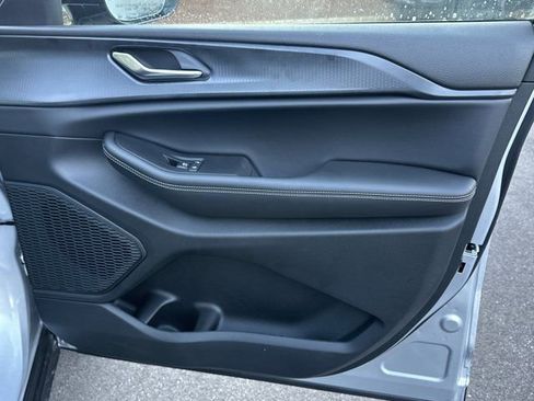 New 2025 Jeep Grand Cherokee Altitude image 14