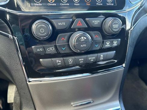 Certified 2022 Jeep Grand Cherokee Limited image 32