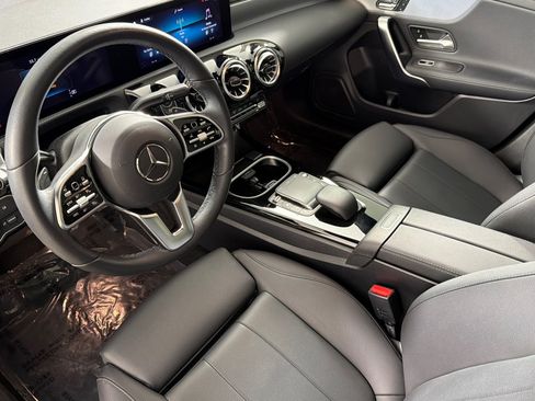 Used 2023 Mercedes-Benz CLA 250 image 9