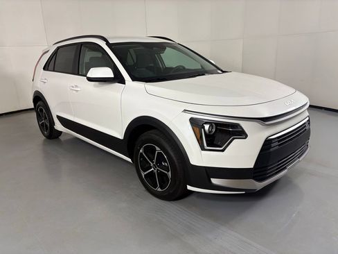New 2026 Kia Niro LX image 2
