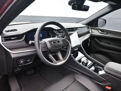 New 2025 Jeep Grand Cherokee L Limited w/ Black Appearance Package image 33