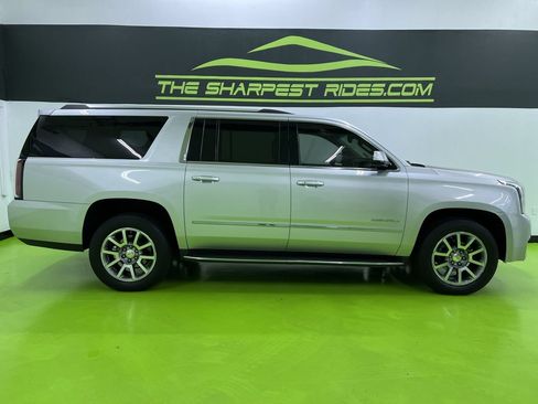 Used 2016 GMC Yukon XL Denali AWD/4WD image 11