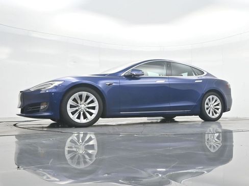 Used 2019 Tesla Model S Standard Range AWD/4WD image 26