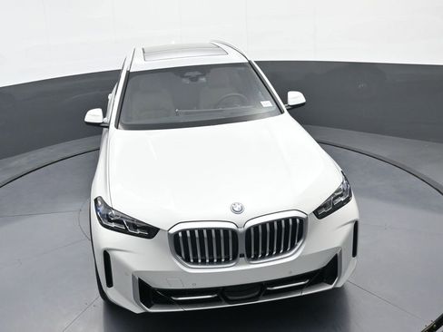 New 2026 BMW X5 xDrive50e image 31