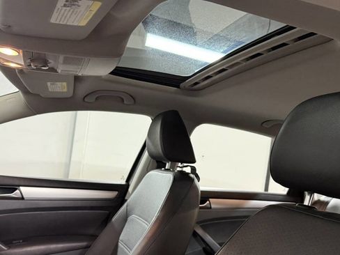 Used 2012 Volkswagen Passat 2.5 SE image 16