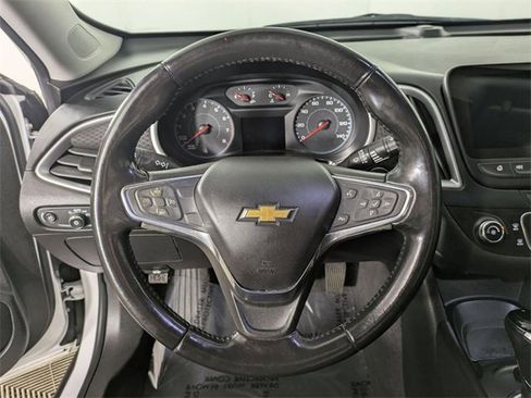 Used 2020 Chevrolet Malibu RS image 17