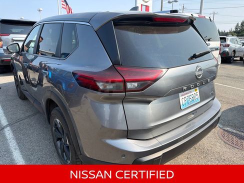 Certified 2025 Nissan Rogue SV AWD/4WD image 10