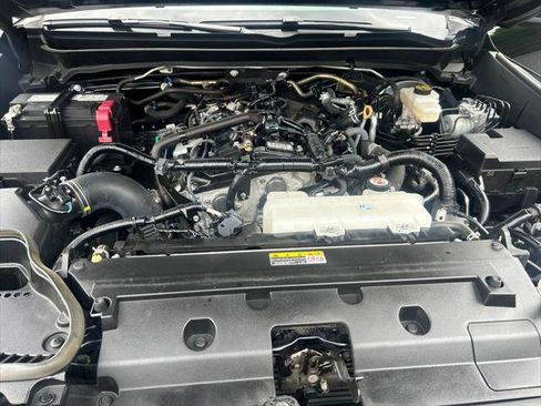 Certified 2024 Toyota Tacoma SR w/ SR Upgrade Package AWD/4WD image 25