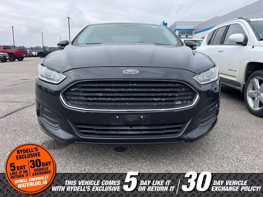 Used 2016 Ford Fusion SE FWD image 5