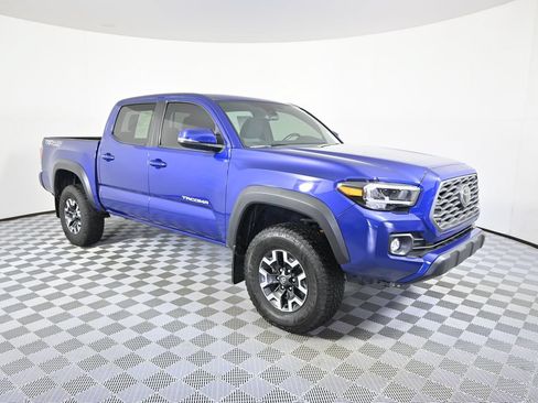 Used 2022 Toyota Tacoma TRD Off-Road w/ Technology Package AWD/4WD image 10
