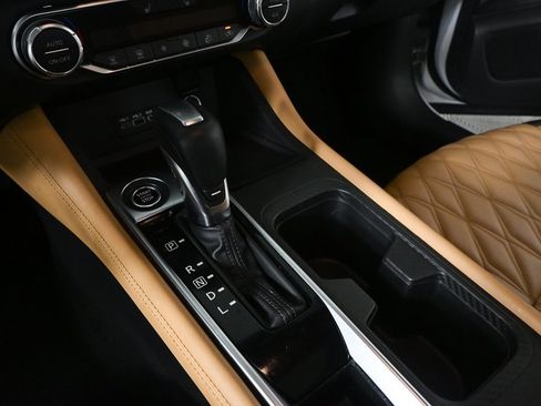 Used 2020 Nissan Sentra SV w/ SV Premium Package image 14