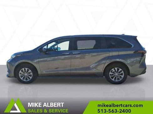 Used 2023 Toyota Sienna XLE FWD image 4