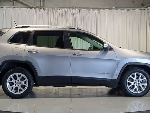 Used 2014 Jeep Cherokee Latitude w/ Comfort/Convenience Group FWD image 11