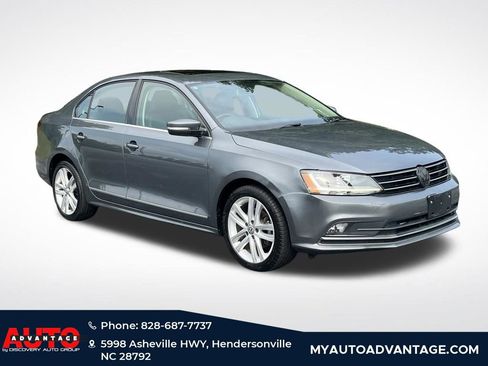 Used 2017 Volkswagen Jetta SEL FWD image 1