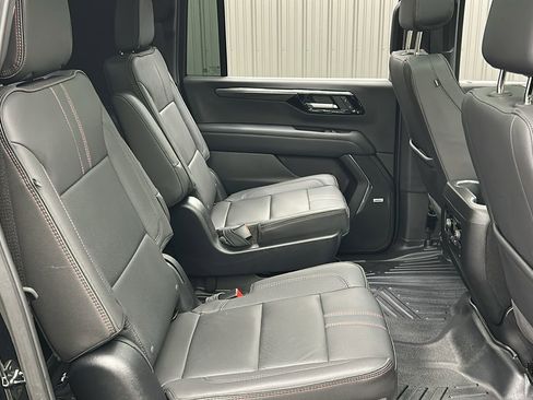 Used 2025 Chevrolet Suburban RST w/ RST Capability Package image 37